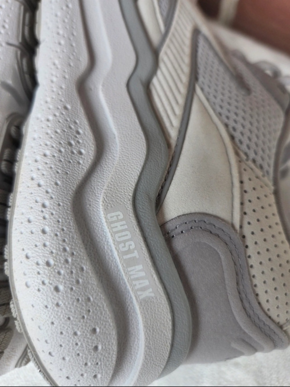 Brooks Ghost Max Women's Running Shoes - Gray and White - Picture 7 of 9